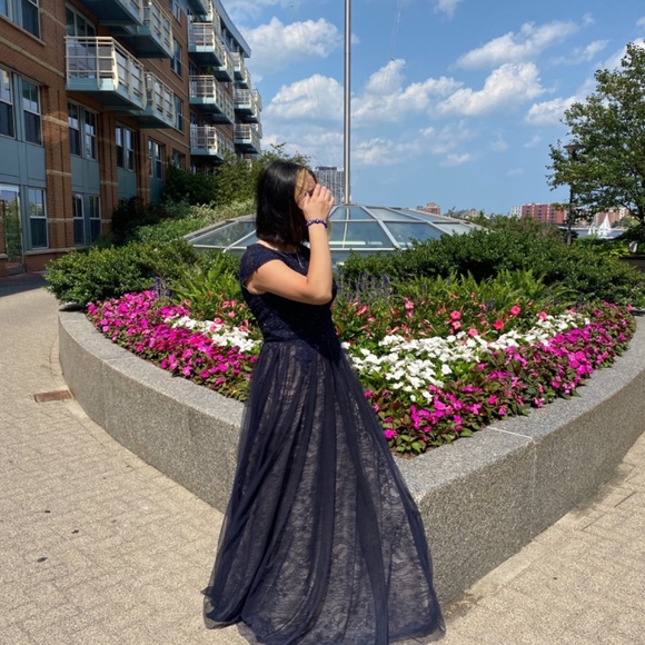 Evening dress - Picture 2 of 2